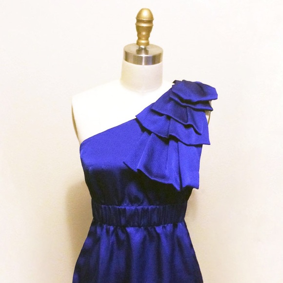 One Shoulder Top - Picture 2 of 3